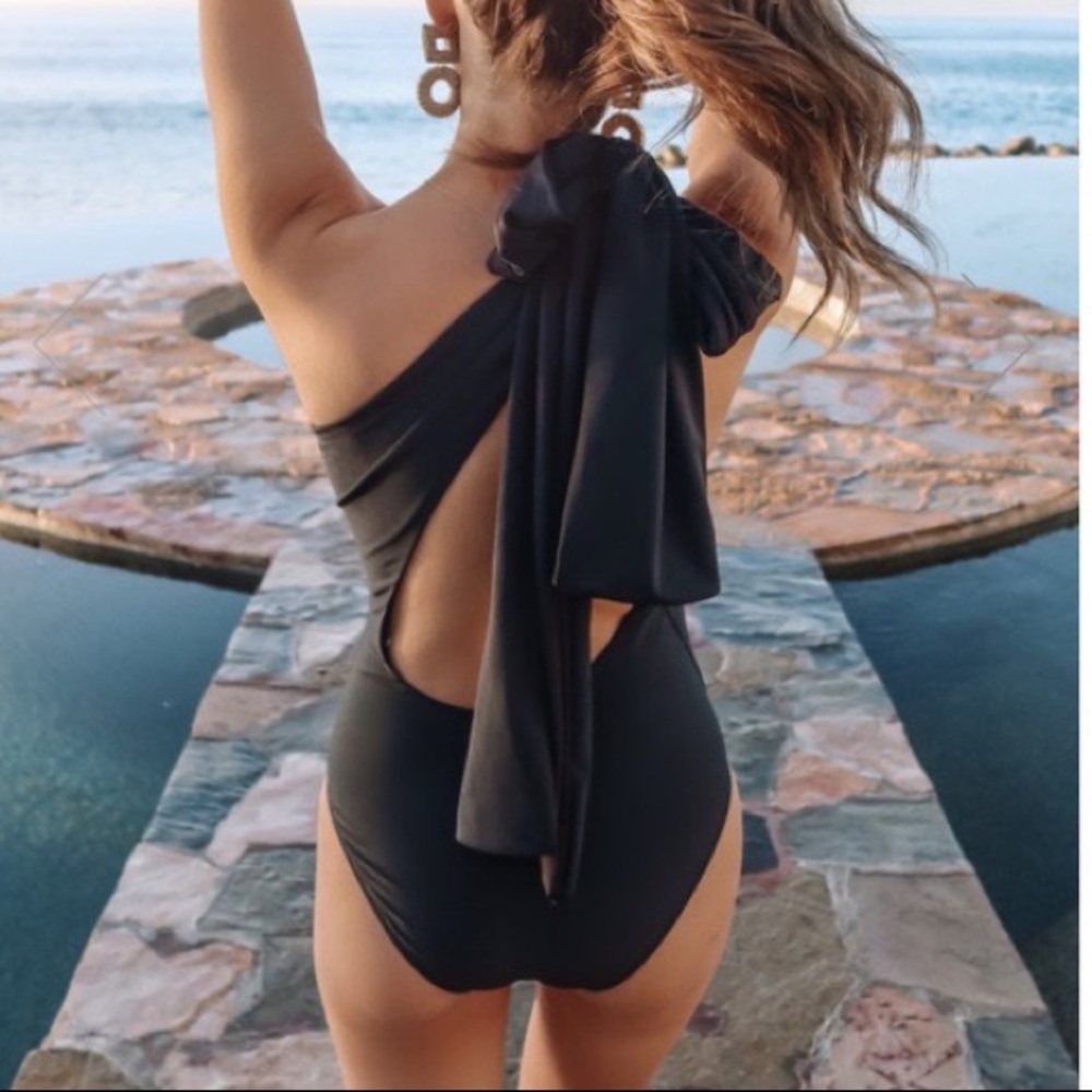 Black Bathingsuit - Caitlin Covington x Pink Lily